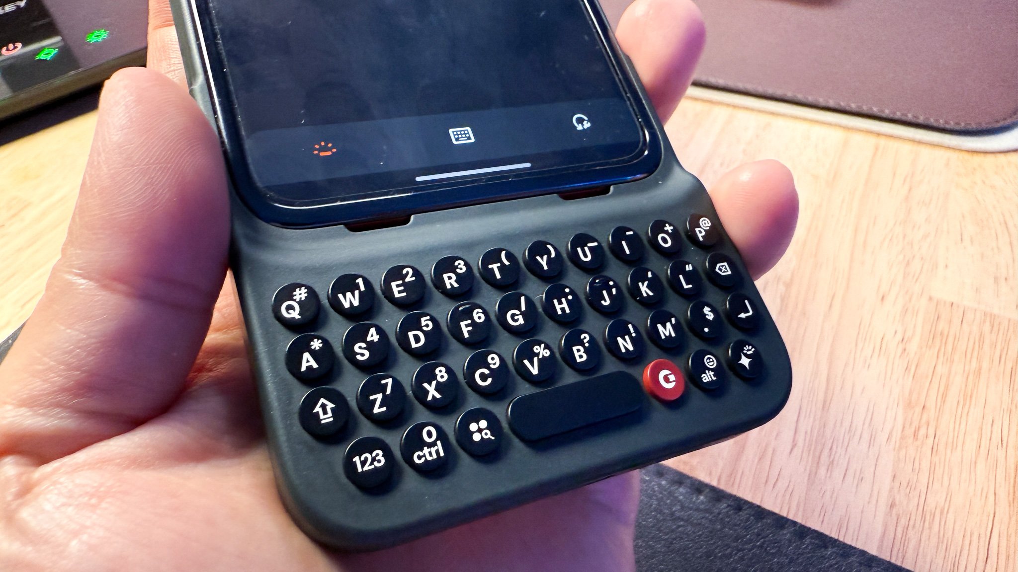 Clicks Keyboard Case Review — Sypnotix